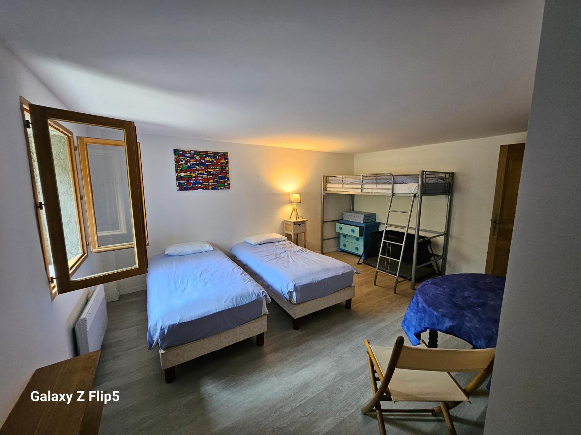 La Grande Maison Dans La Prairie Caille 外观 照片